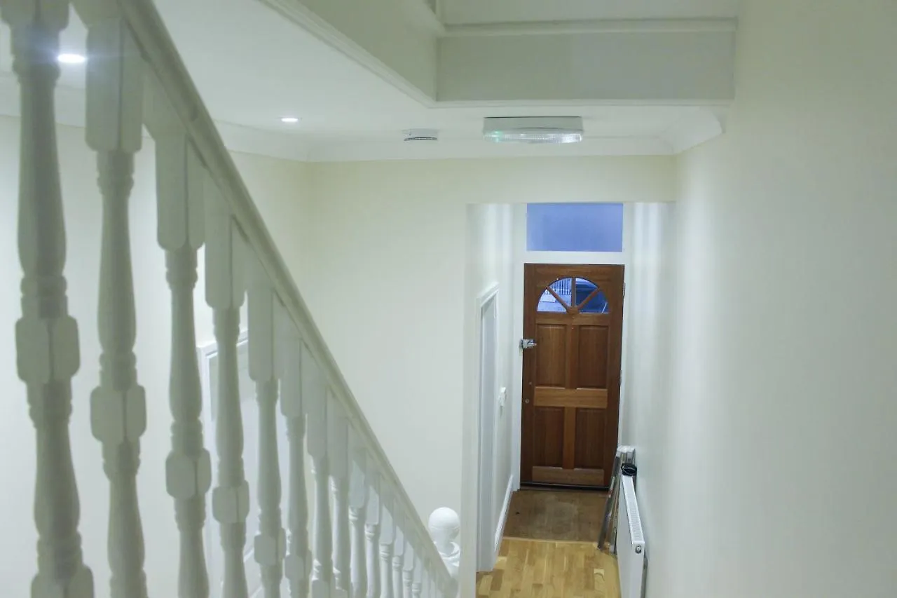 Δωμάτια σε οικογενειακή κατοικία Blythe Park House Διαμέρισμα Λονδίνο